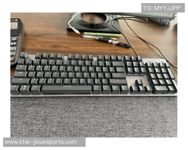 电竞比分英雄联盟装备选购必看机械键盘推荐助你游戏更畅快